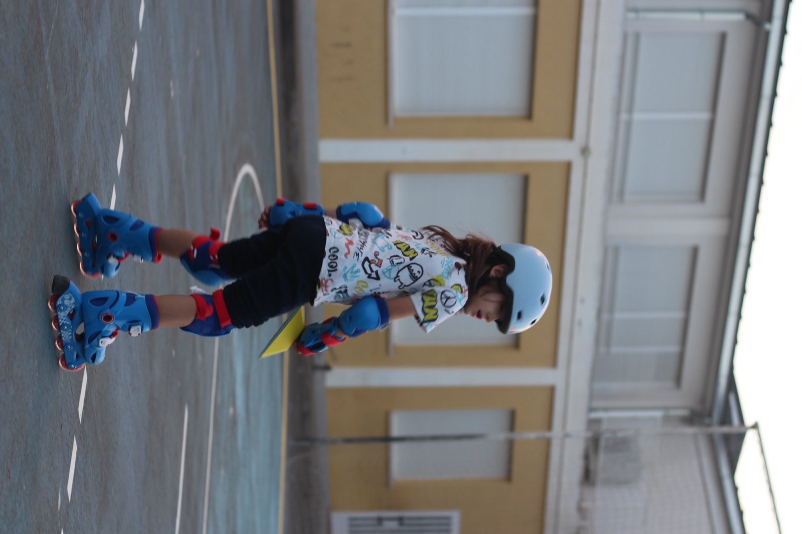 Alumna de la extraescolar de patinaje de Ítaka